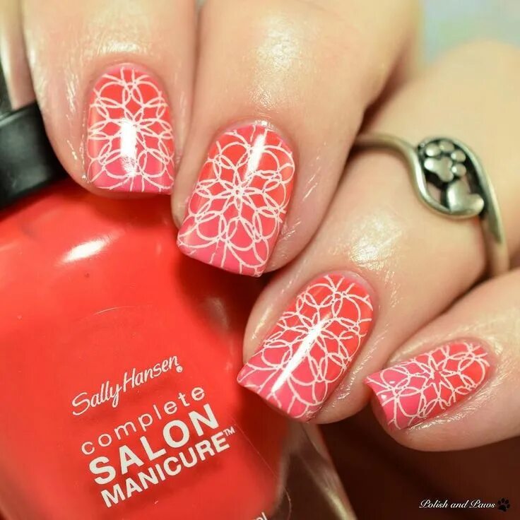 Красный маникюр со стемпингом 2024 This is the mani I did using @sally_hansen #completesalonmanicure polishes in #g