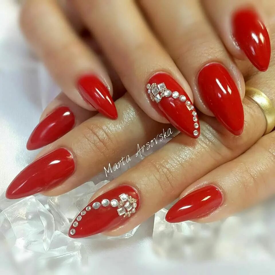 Красный маникюр со стразами Pin on jk Pretty nail art designs, Nail designs glitter, Nails design with rhine
