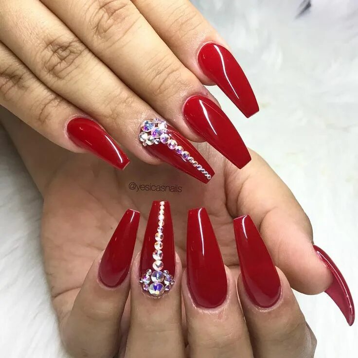 Красный маникюр со стразами на длинные 646 Likes, 2 Comments - Yesica's Nails (@yesicasnails) on Instagram: "@youngnail