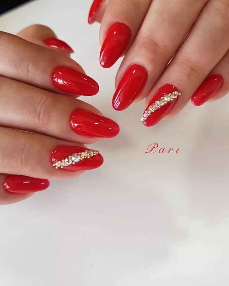 Красный маникюр со стразами на длинные Pin on Manicure et pédicure