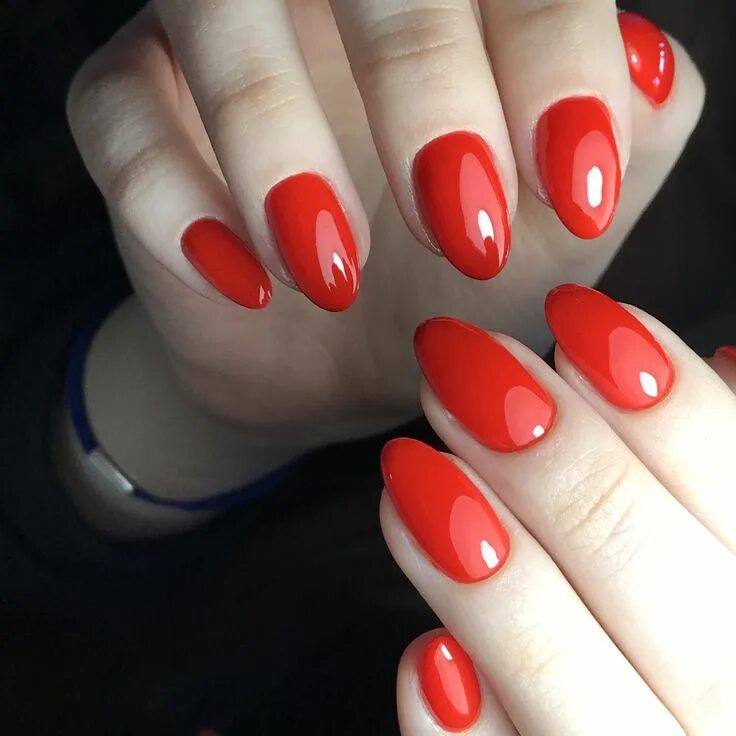 Красный маникюр со светоотражающим Яркий красный маникюр Nails, Beauty
