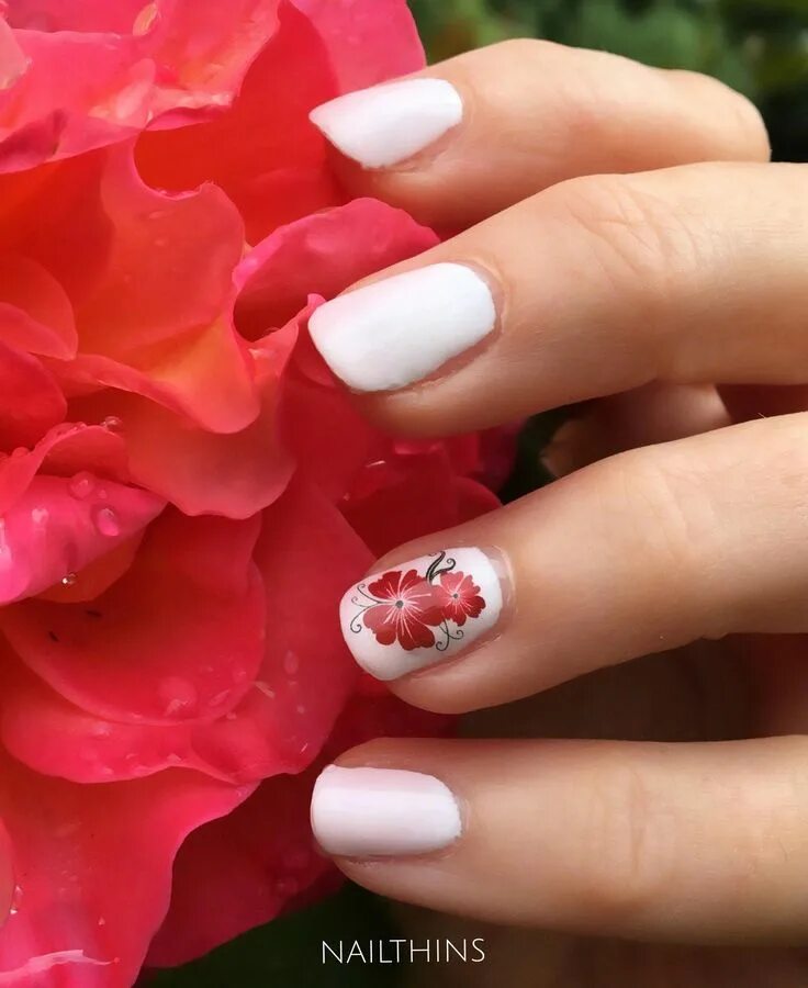 Красный маникюр со цветами Red Flower Hawaiian Nail Decal Hawaii Flower NAILTHINS Tropical Nail Designs #fl