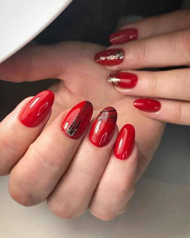 Красный маникюр в октябре 39 отметок "Нравится", 0 комментариев - Alina Rosu (@alinanailseffect) в Instagr