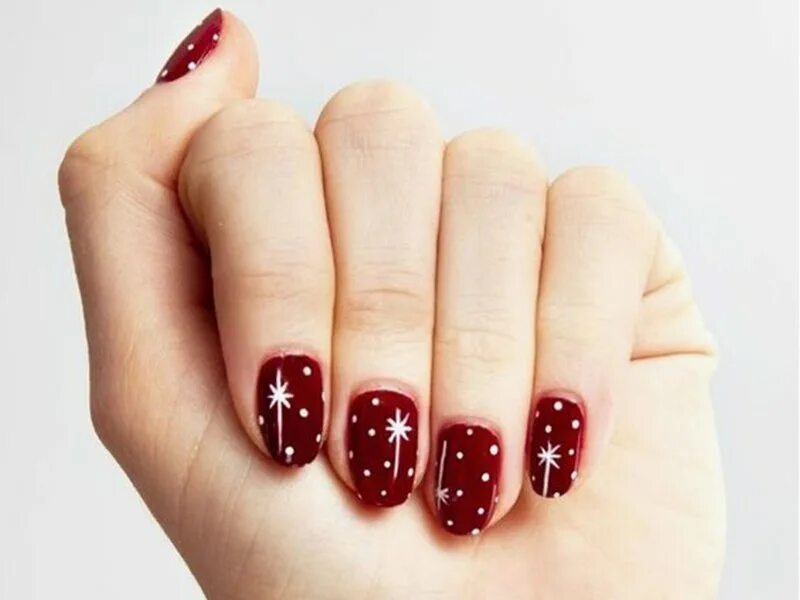 Красный маникюр звезды Keri's Wellness Wednesday: Festive nail trends to try!