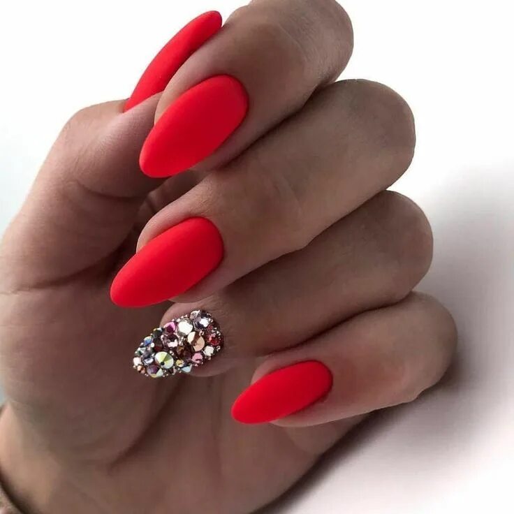 Красный матовый маникюр 2024 Perfect red nails summer manicure ideas Ногти, Маникюр со стразами, Красивые ног