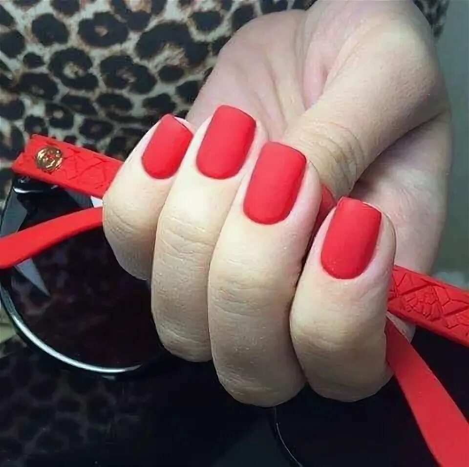 Красный матовый маникюр квадрат Red nails Red nails, Red matte nails, Manicure