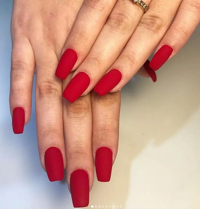 Красный матовый маникюр квадрат Make an original manicure for Valentine's Day in 2020 Red acrylic nails, Matte n