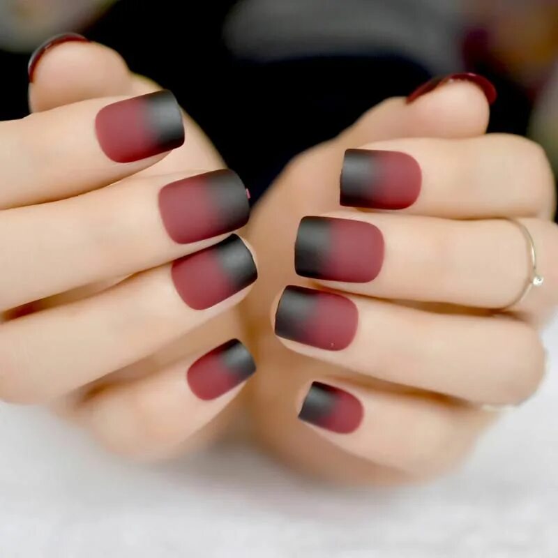 Красный матовый маникюр на квадратные ногти Gradient Short French Nail Tips Black Red Wine Round Matte Design Kit False Nail