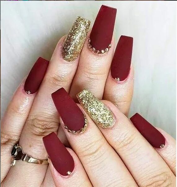 Красный матовый маникюр с золотым 60+ Amazing Stiletto Nail Ideas Both in Blue Color and Pink Color - Bellacocosum