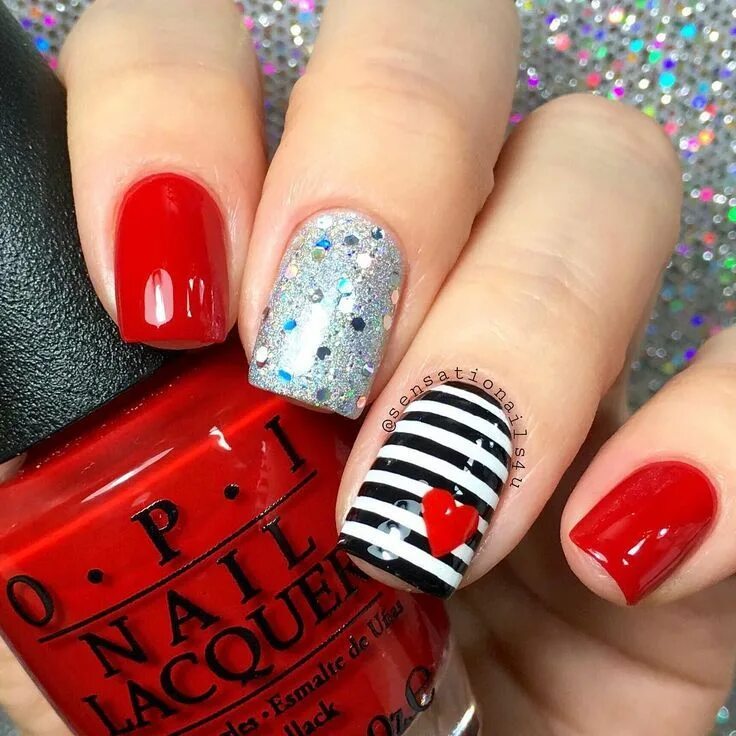 Красный молодежный маникюр Pin en 3 Beautiful hair and A-mazing nails Manicura de uñas, Diseño de uñas para