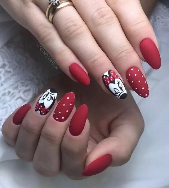 Красный молодежный маникюр Маникюр Ногти Mickey nails, Minnie mouse nails, Disneyland nails