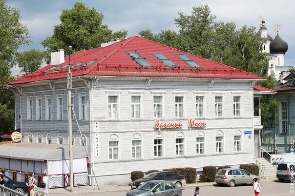 Красный мост вологда фото Владелица "Красного моста" подарила Вологде коллекцию предметов современного иск