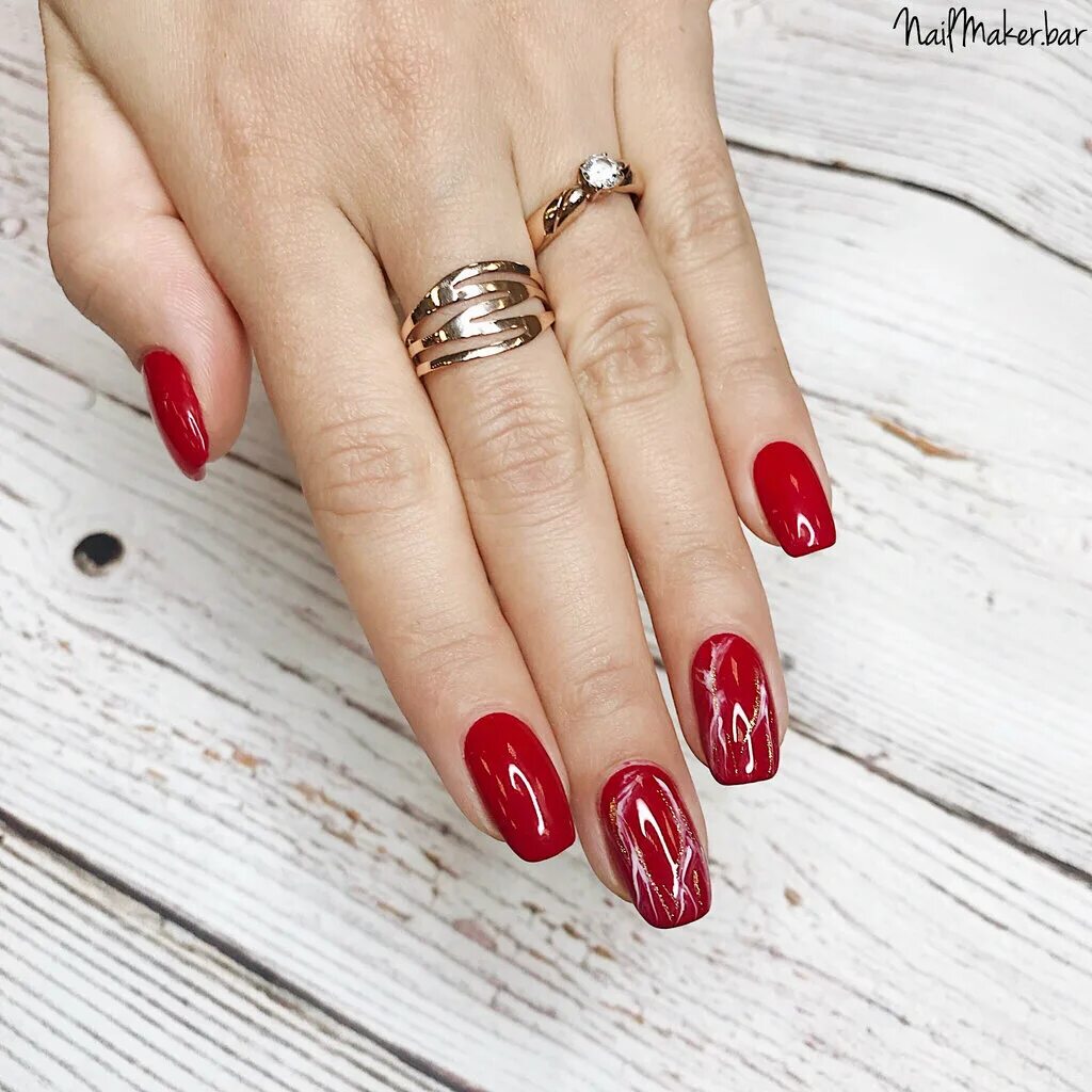 Красный офисный маникюр Панорама: NailMaker Bar, ногтевая студия, Россия, Москва, Новая площадь, 10 - Ян
