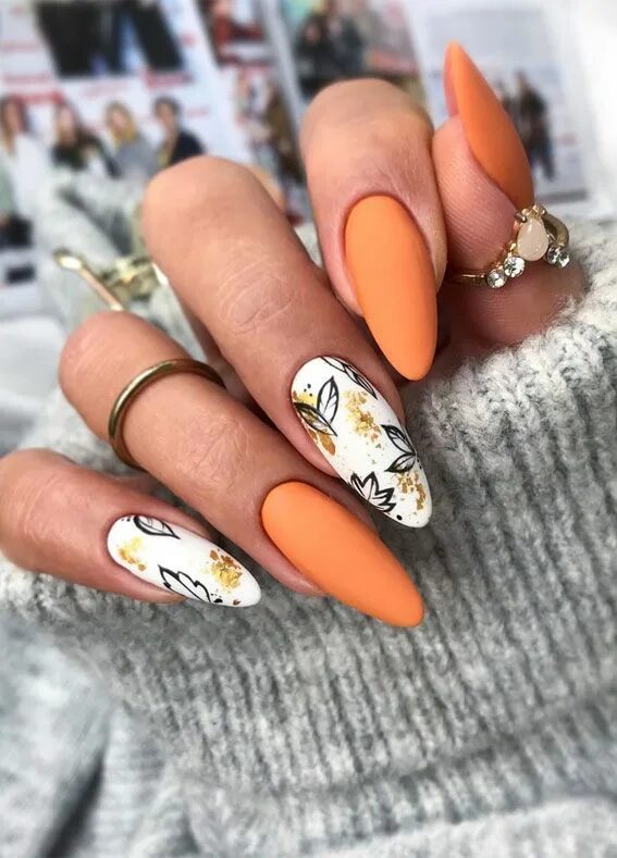 Красный осенний маникюр миндаль 40 Beautiful Nail Design Ideas To Wear In Fall : Orange Pumpkin Colored Nails Fa