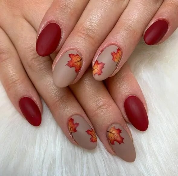 Красный осенний маникюр осень 2024 Luxio Ruby in 2022 Short acrylic nails designs, Fall nail art, Thanksgiving nail