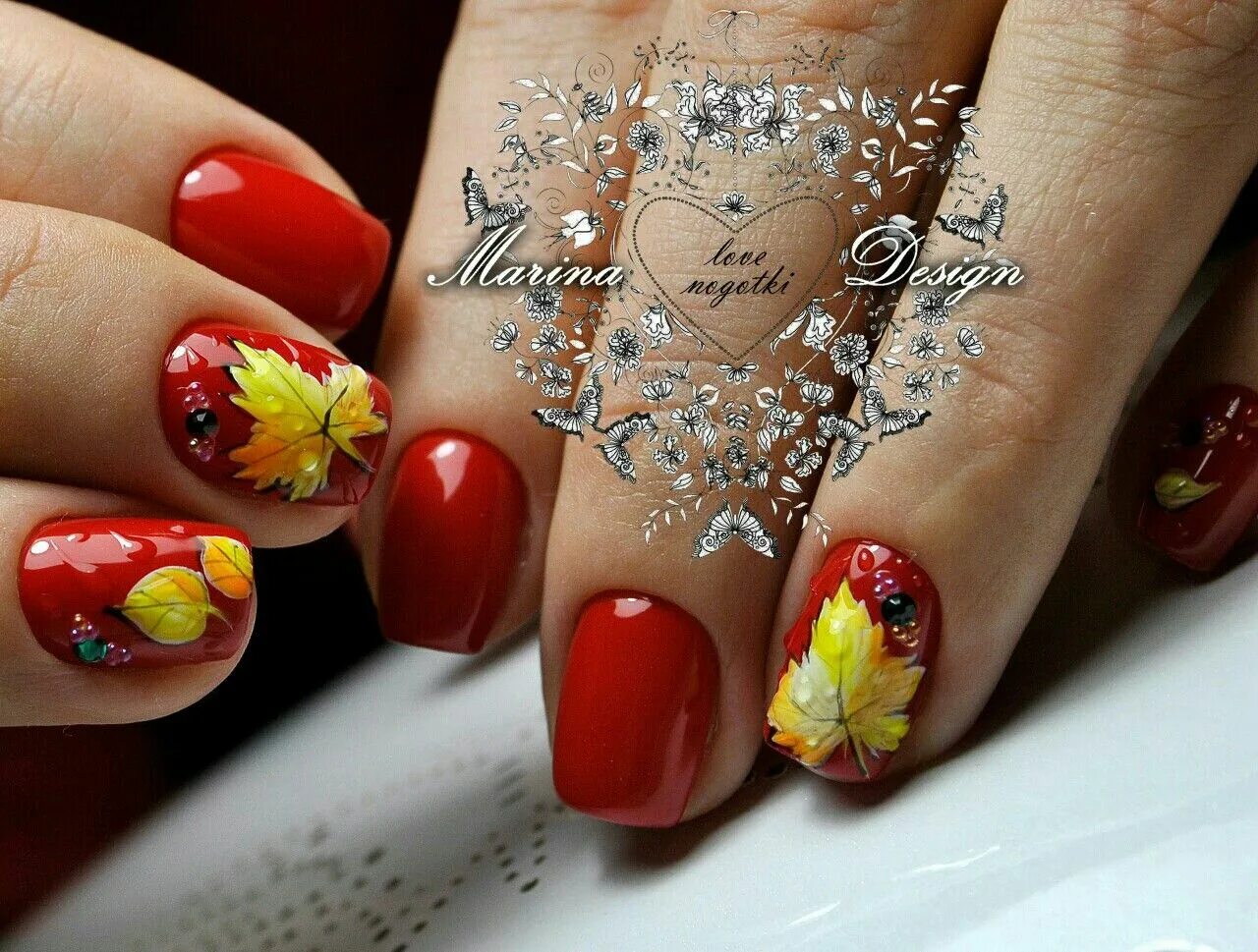 Красный осенний маникюр с дизайном Pin on манікюр. ідеї. Fall nail art, Pretty nail designs, Pretty nails