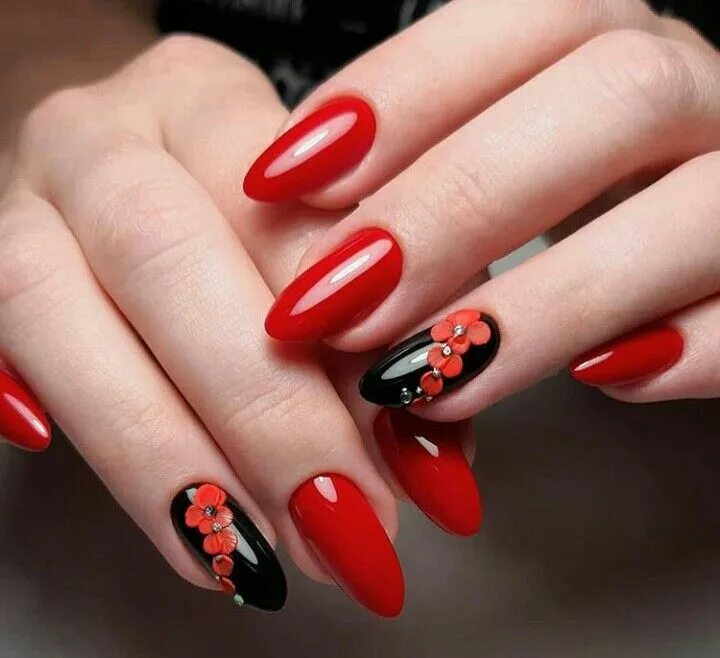 Красный осенний маникюр с дизайном Pin by Magdi Magie on Köröm Téli Stylish nails, Red nail art designs, Red acryli