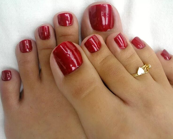 Красный педикюр какой маникюр подходит Pin on Rouge----Red Simple toe nails, Feet nails, Red toenails