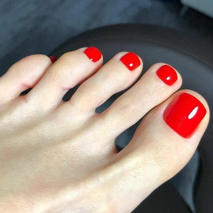 Красный педикюр какой маникюр подходит Come fare la pedicure perfetta in 5 mosse - Shoelove by Deichmann Pedicure con g