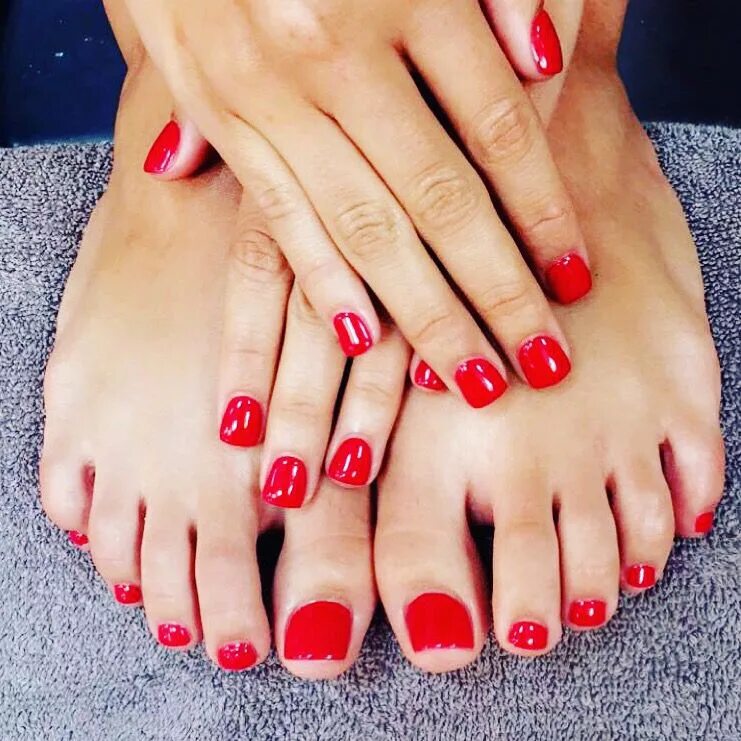 Красный педикюр какой маникюр подходит Pin on Toez n Solez