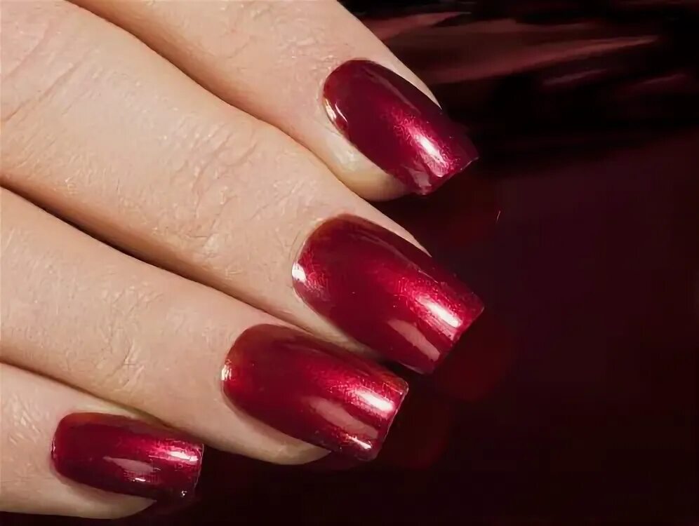 Красный перламутровый маникюр Pin by Naphat Sriphirom on Мake-up, manicure,hairstyle Red nail designs, Dark re