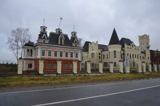 Красный профинтерн фото замок Понизовкина восстановленный - Picture of Ponizovkin Castle, Krasnyy Profin