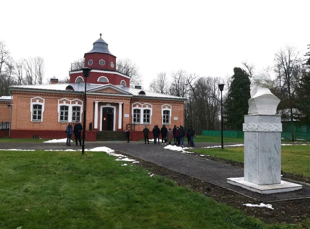 Красный рог брянская область санаторий фото Иностранные студенты БГТУ посетили музей-усадьбу писателя графа А.К. Толстого в 