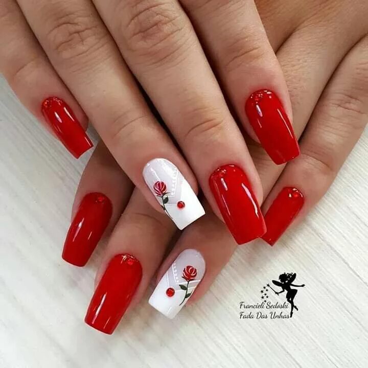 Красный с белым маникюр квадрат Pin de Yenni Medellin em uñas Modelos de unhas decoradas, Unhas decoradas, Unhas