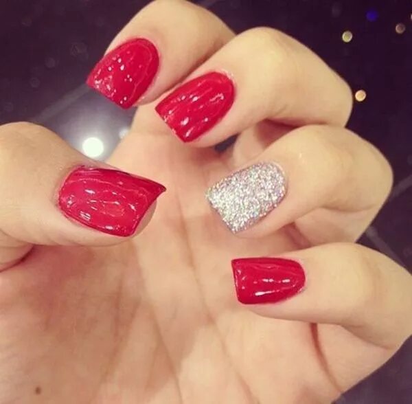 Красный с блестками маникюр на коротких ногтях 50 Red Nail Art Designs for this Season Red nails, Nails, Gel nails
