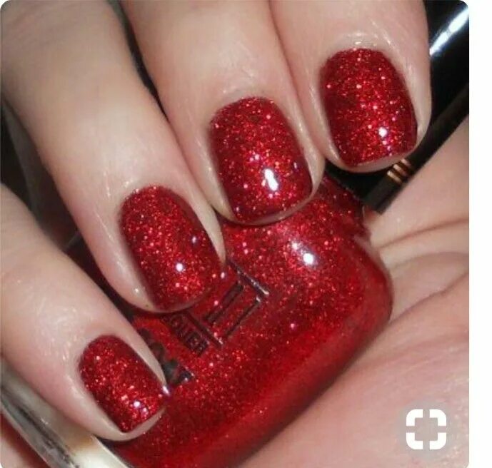 Красный с блестками маникюр на коротких ногтях Idea!!! Unghie rosso glitter per Natale !! Red nails glitter, Red glitter nail p