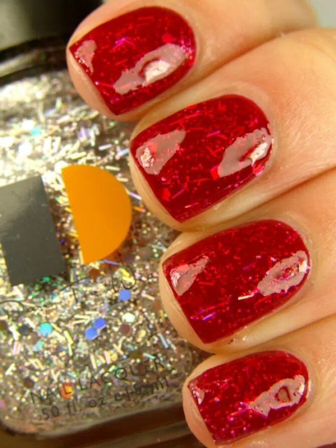 Красный с блестками маникюр на коротких ногтях Pin on uñas