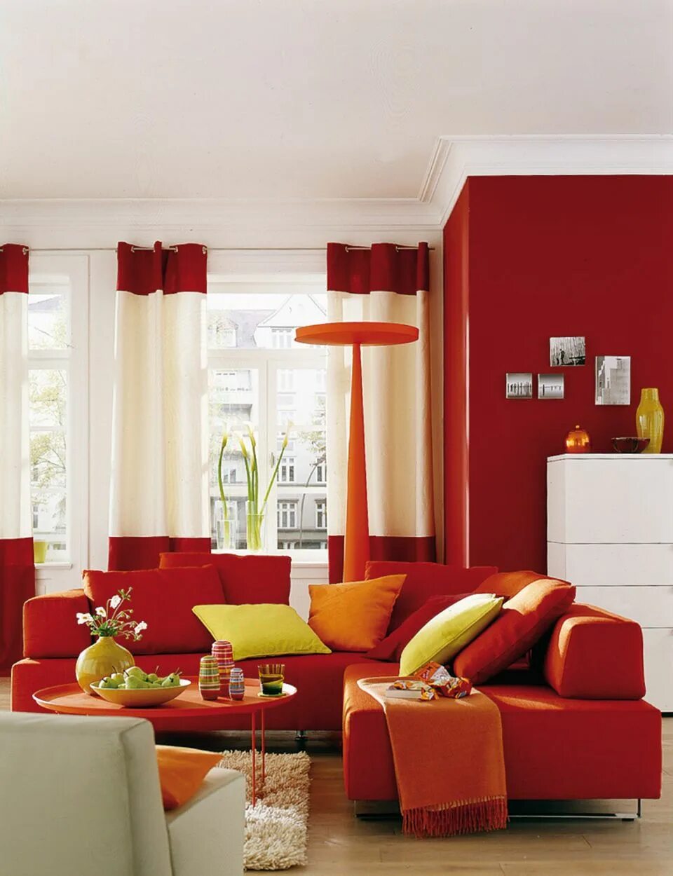 Красный с чем сочетается в интерьере Inspiration: Wohnzimmer mit SCHÖNER WOHNEN-Trendfarbe "Ziegel" - Bild 3 - SCHÖNE