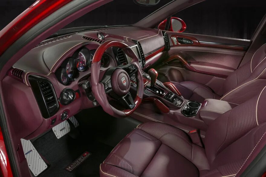 Красный салон тюнинг Для Женевы Mansory подготовило пять громких новинок