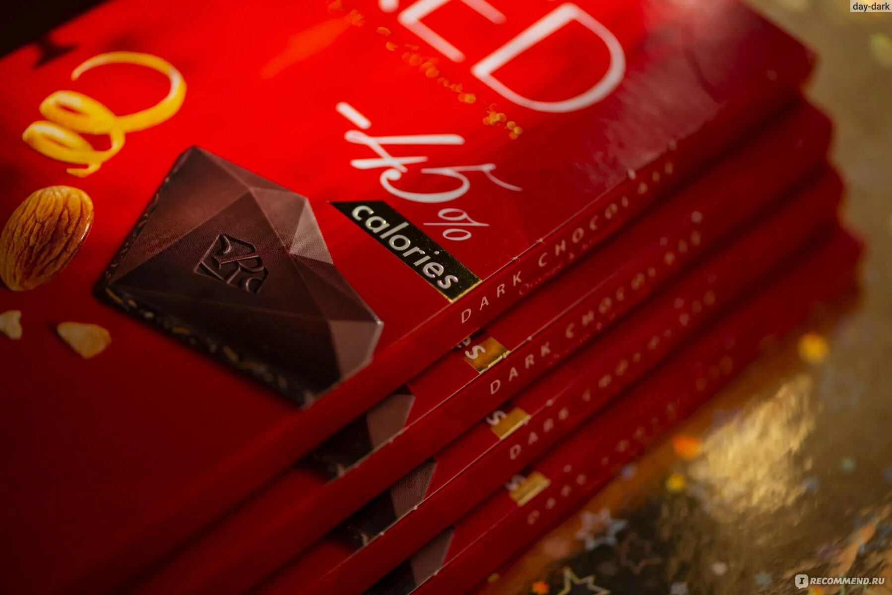 Красный шоколад фото Шоколад RED Delight Тёмный со сниженной калорийностью с апельсином и миндалём - 