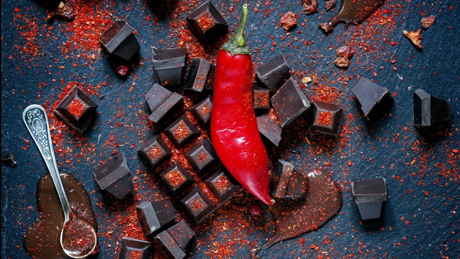 Красный шоколад фото Chili Crisp And Chocolate Is The Rich And Spicy Flavor Combo You Need To Try