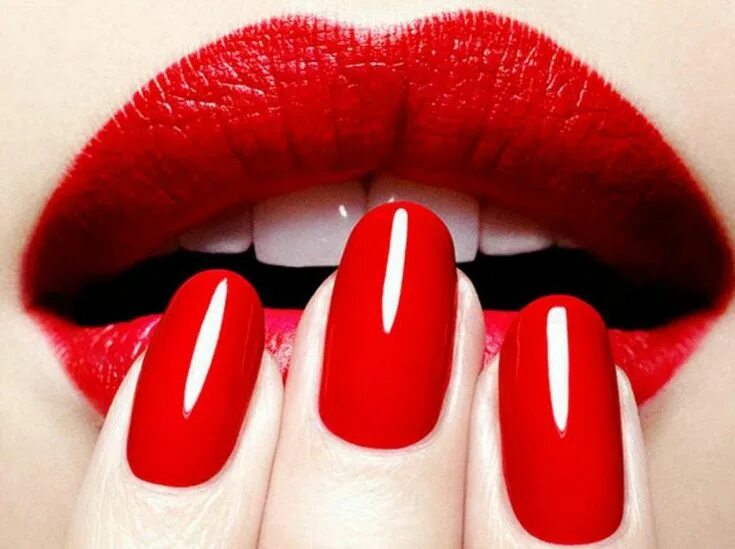 Красный сочный маникюр model unghii rosii 2019 Red nails, Nails, Red lipsticks