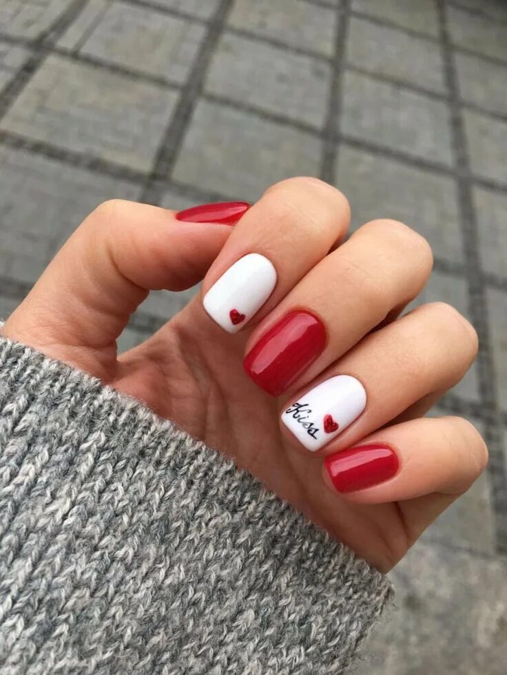 Красный стильный маникюр на короткие ногти 30 Best Red and Pink Valentine's Day Nails You Will Love 2024 - Sweet Money Bee 