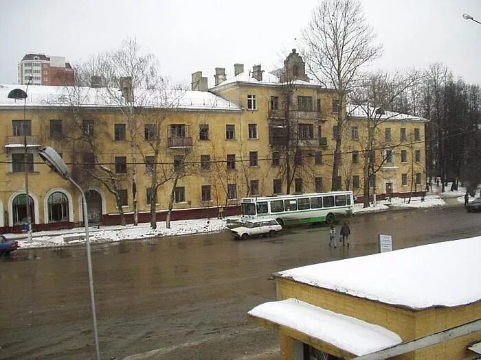 Красный строитель фото Demolished houses featuring Stalinist architectural style in former Krasny Stroi