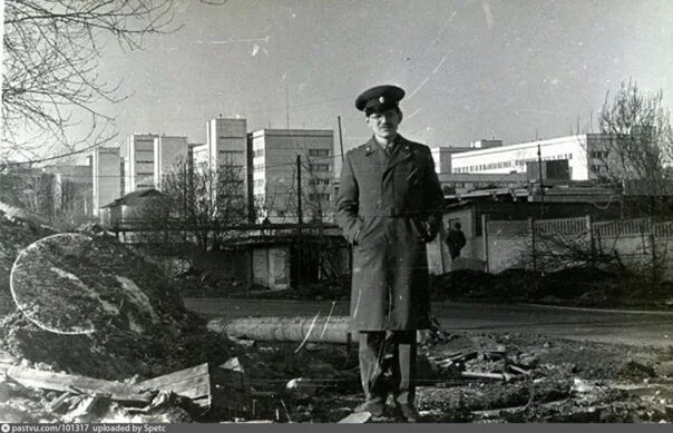 Красный строитель фото С дороги от Красного строителя. Фотография из альбома Старое Чертаново - 0 из 80