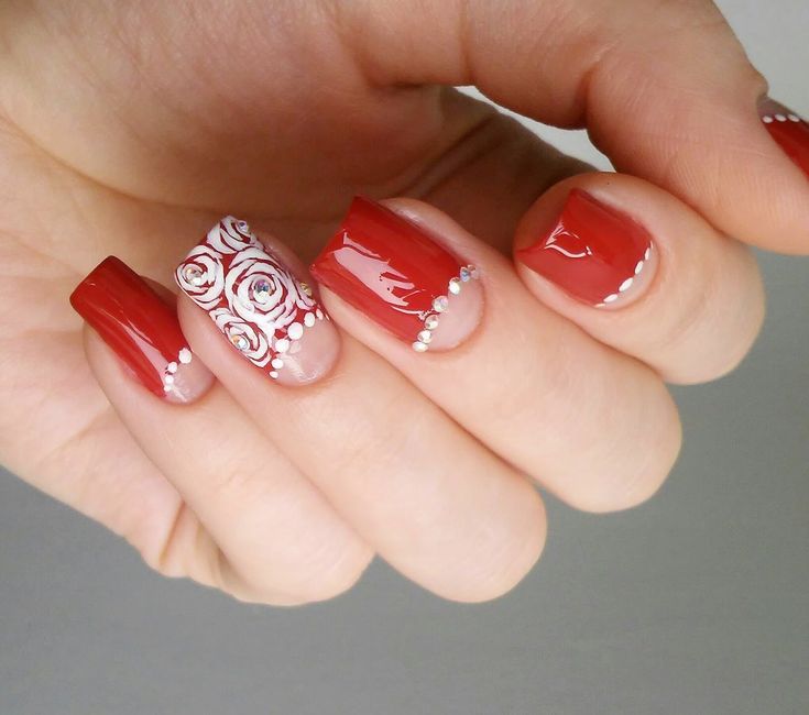 Красный свадебный маникюр Красный маникюр с лунками - 60 фото Pink manicure, Manicure, Nail manicure