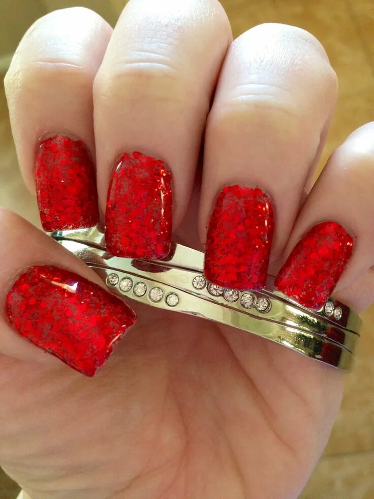 Красный светоотражающий маникюр с дизайном Loading... Red nails glitter, Red gel nails, Red sparkle nails