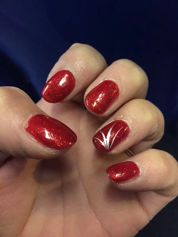 Красный светоотражающий маникюр с дизайном Done by Chloe Nails, Beauty