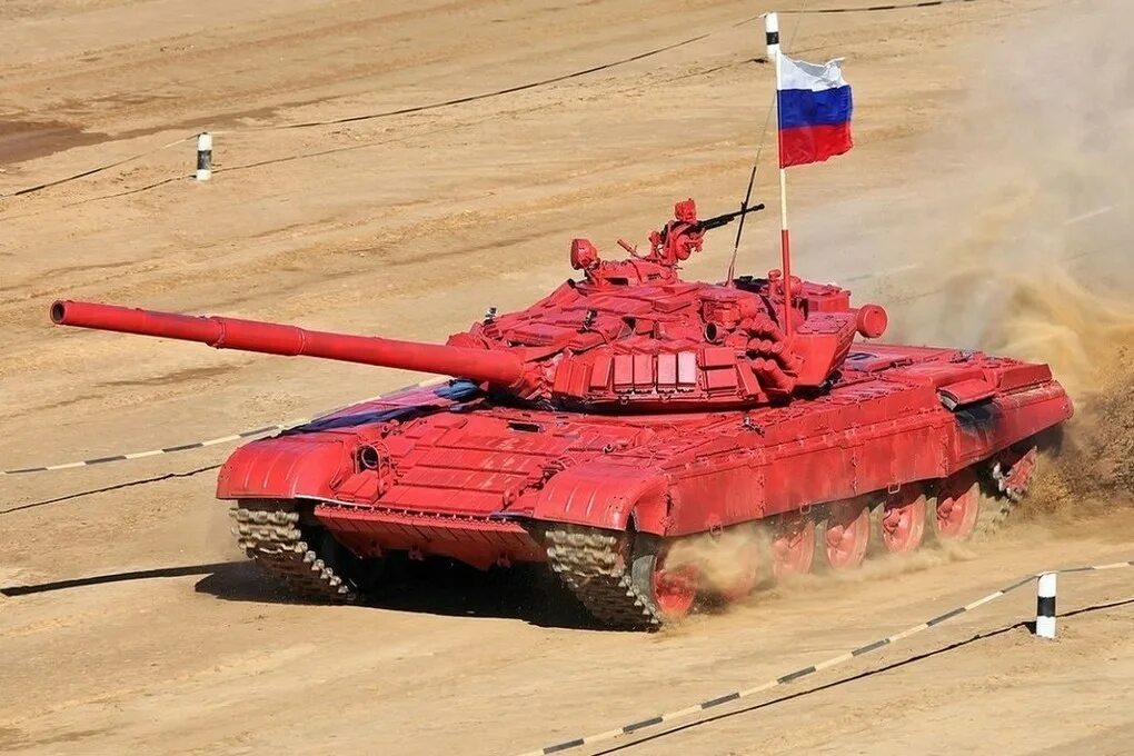 Красный танк фото Россия победила в "Танковом биатлоне", разогнав Т-72 до предела - МК