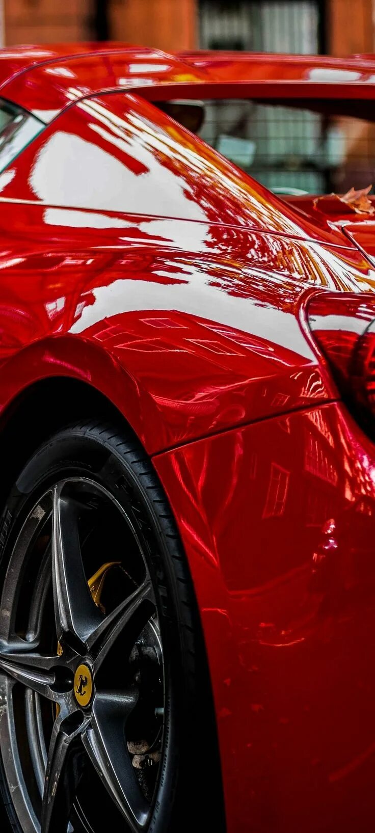 Красный цвет автомобиля фото Pin by Antonio Magliozzi on Auto Car iphone wallpaper, Red car, Car