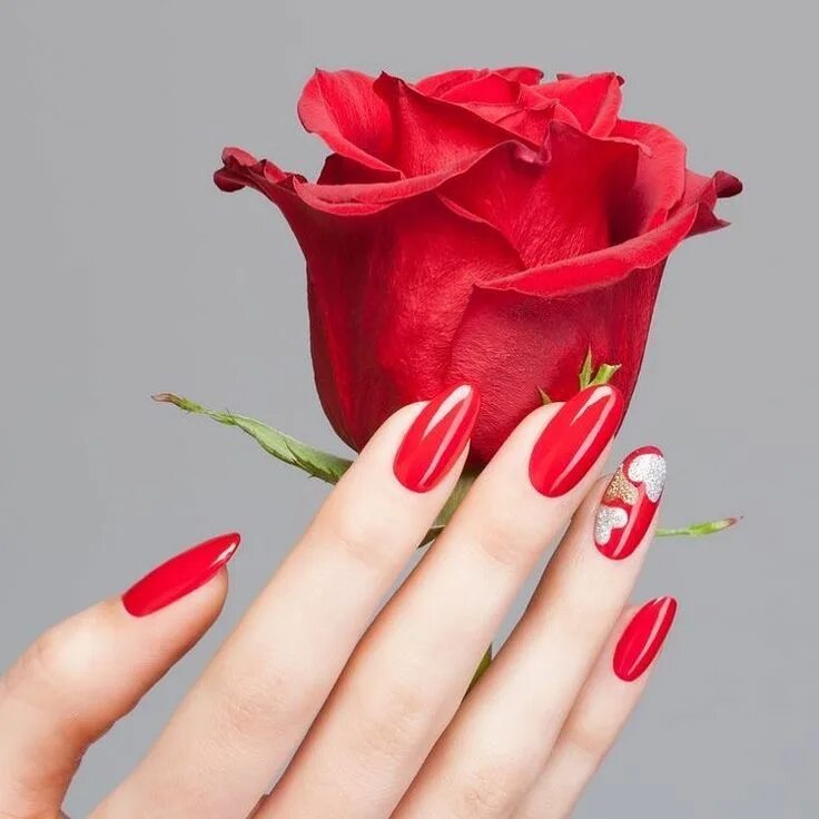 Красный цвет дизайн ногтей с цветами Instagram post by redhat7691 * Feb 3, 2021 at 11:25am UTC Nails only, Red nails,
