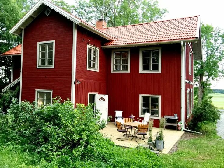 Красный цвет дома фото Pin by Planète Déco on balcony and terrace Swedish homes, Swedish house exterior