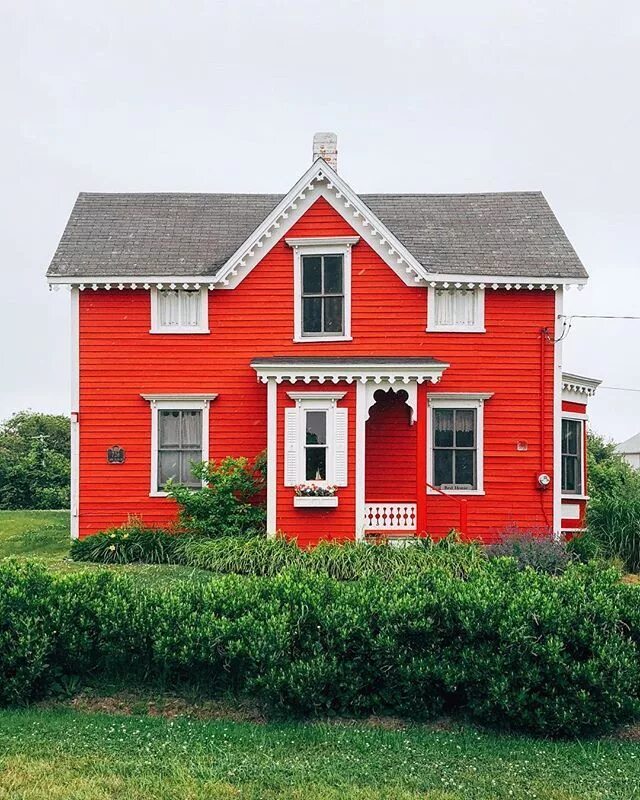 Красный цвет дома фото The red houses of Block Island. House, Red house, House exterior