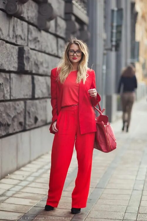 Красный цвет одежды фото too red? cute style... Fashion, Red outfit, Red fashion