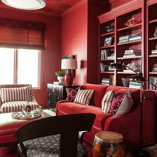 Красный цвет стен в интерьере Monochromatic Red Painted Living Room Study Monochromatic room, Red living room 