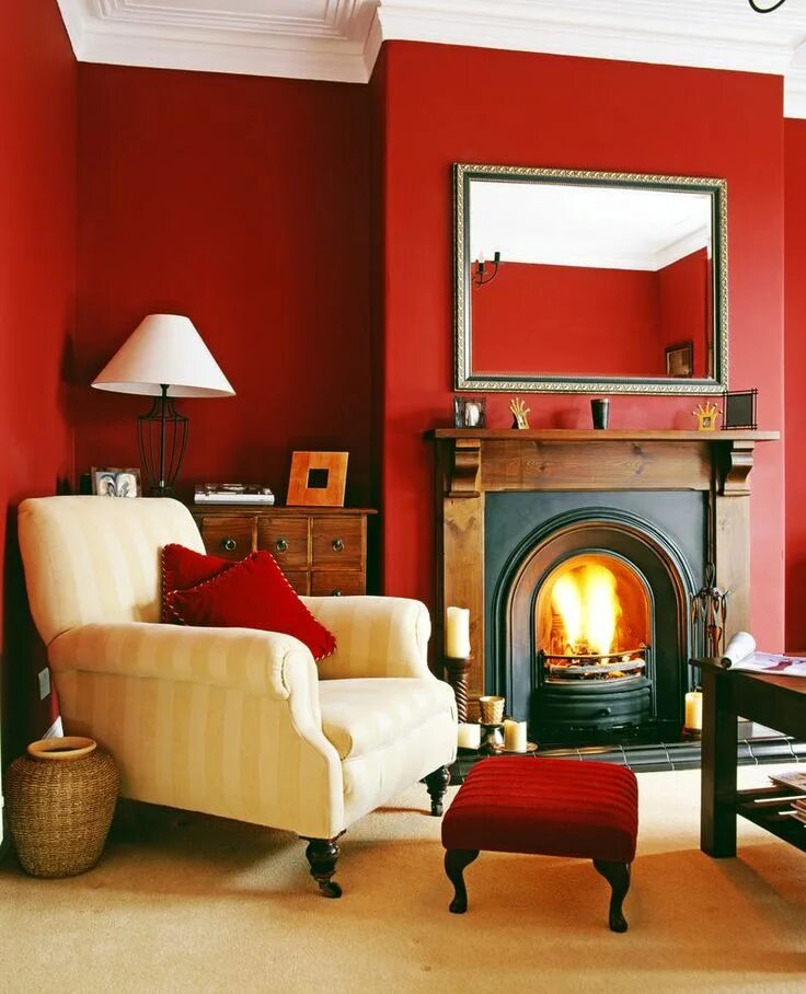 Красный цвет стен в интерьере The Meanings of Major Colors in Feng Shui Red living room decor, Red living room